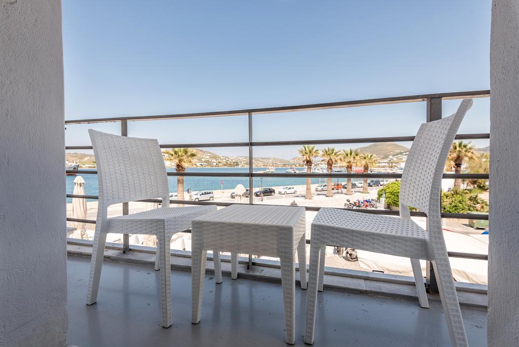 Hotel Oasis Парікія Екстер'єр фото