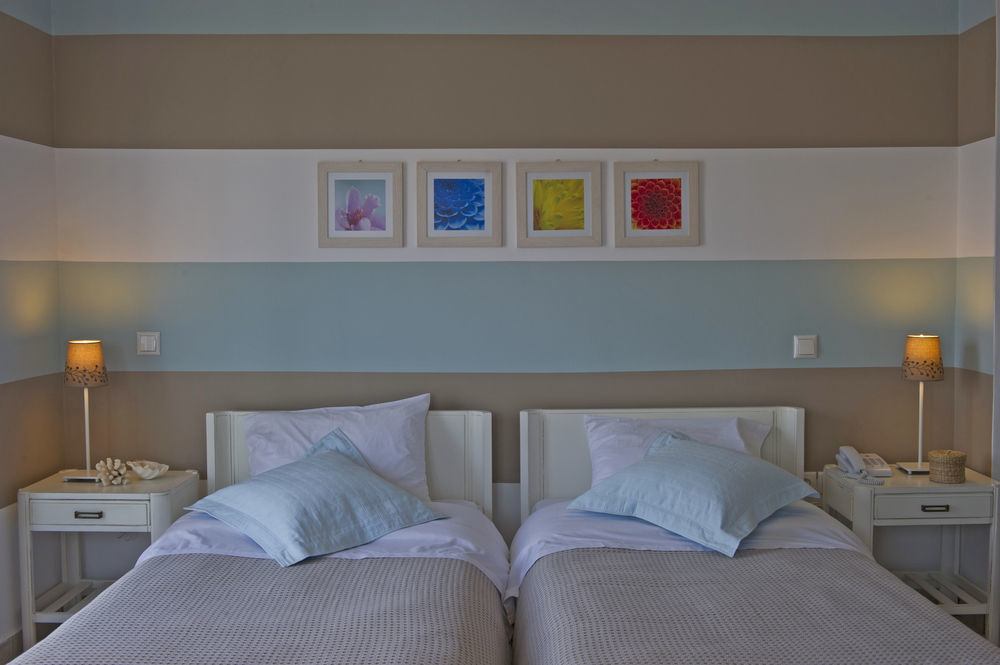Hotel Oasis Парікія Екстер'єр фото